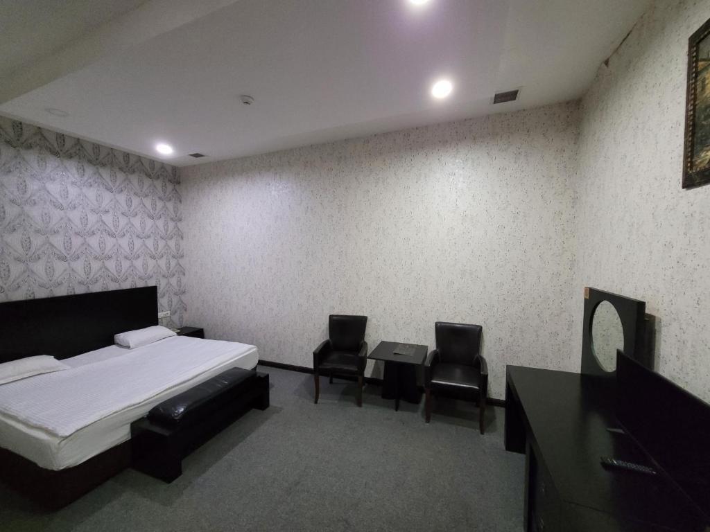 Cinema Plaza Hotel Baku Exterior photo